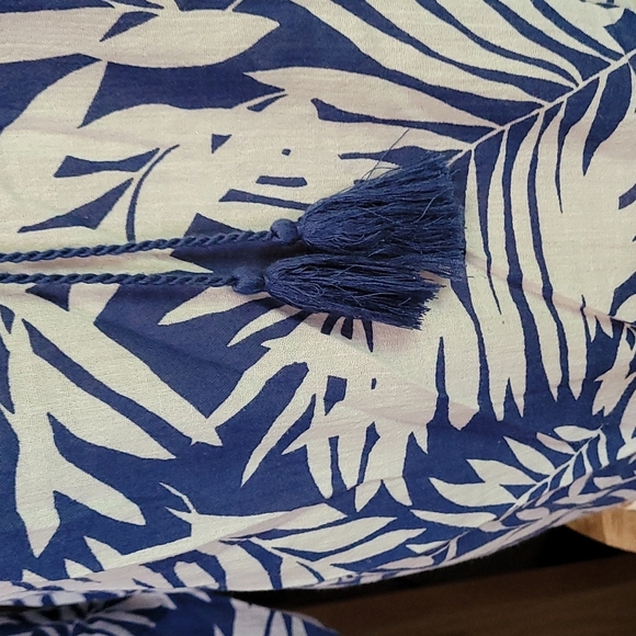 🟢Rafaela Weekend Blue & White Palm Leaf 🍃 Top - Picture 13 of 15